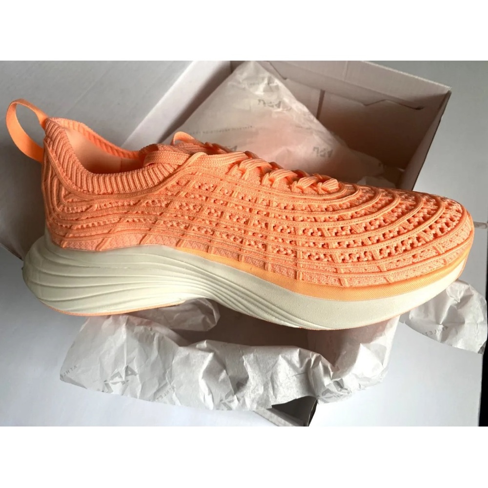 APL Zipline Women’s 7 | Neon Peach / White